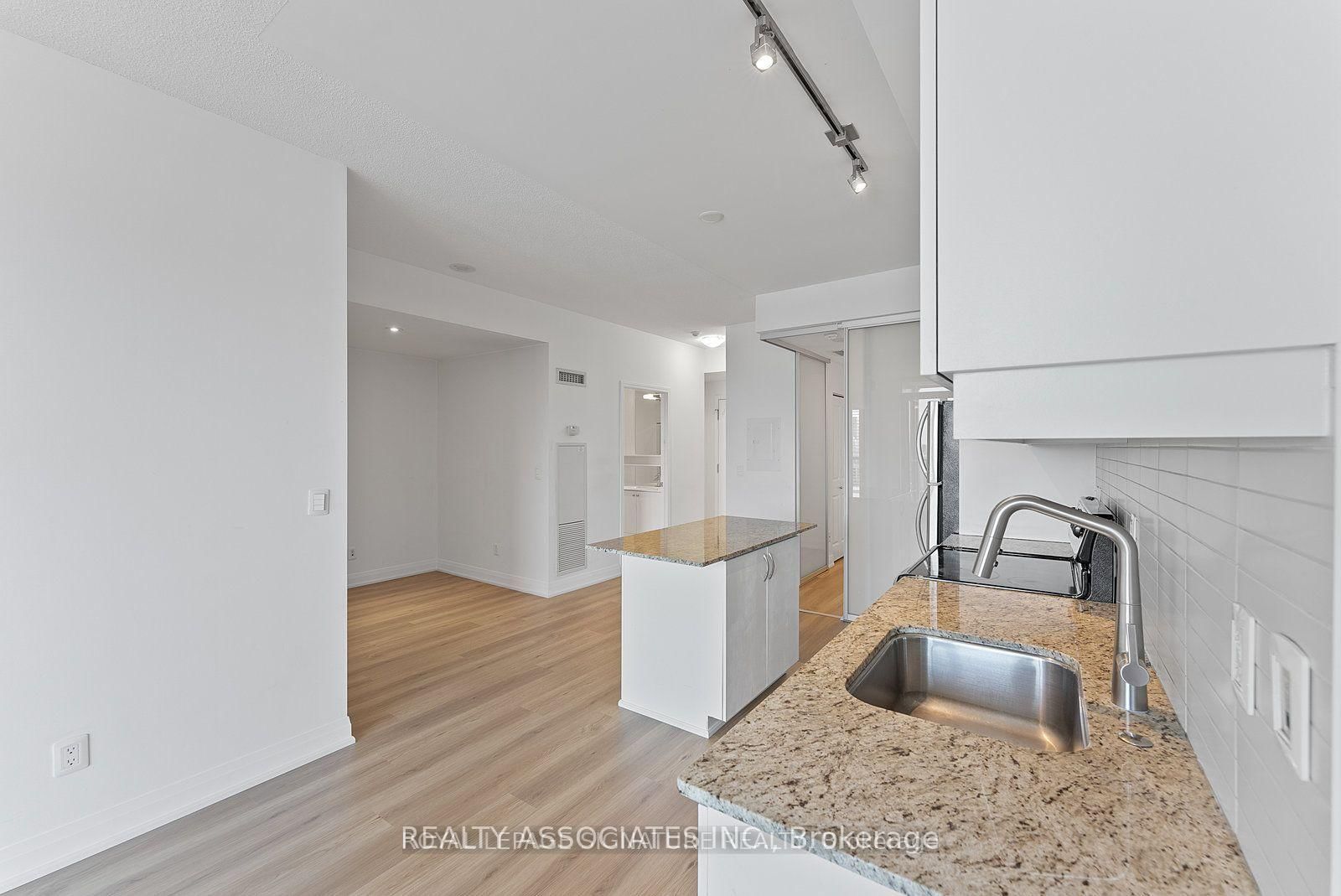 2885 Bayview Avenue, Unit 1016 - Photo 11