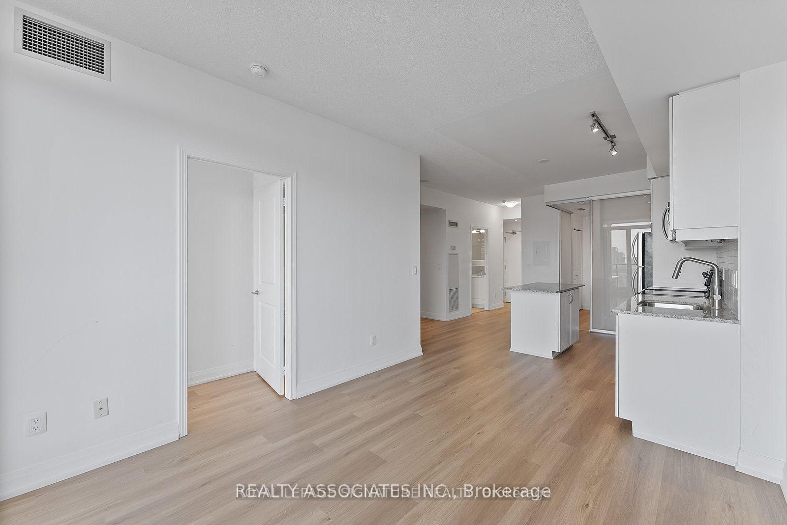 2885 Bayview Avenue, Unit 1016 - Photo 29