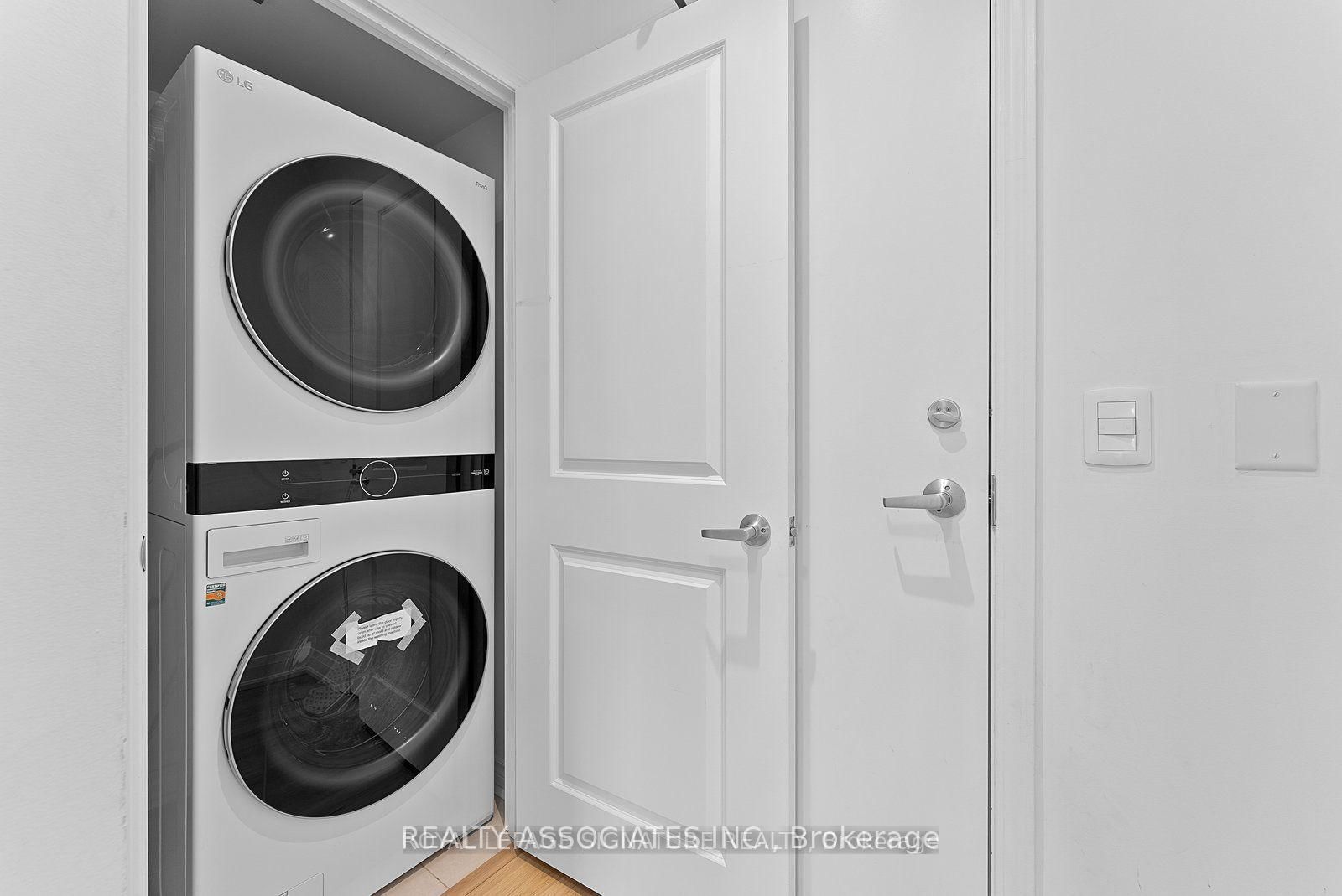 2885 Bayview Avenue, Unit 1016 - Photo 44