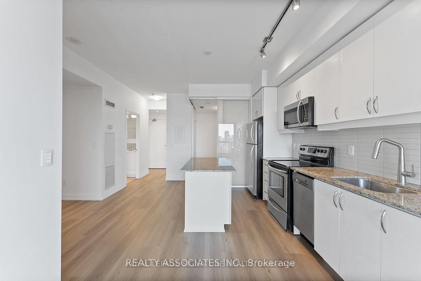 2885 Bayview Avenue, Unit 1016 - Photo 9