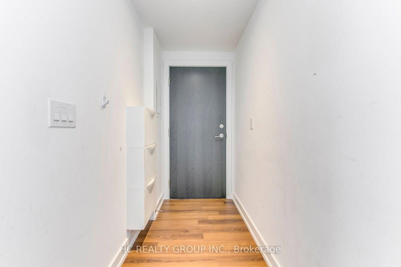 302 - 6 Parkwood Ave, Toronto, M4V 0A3 | Image 2