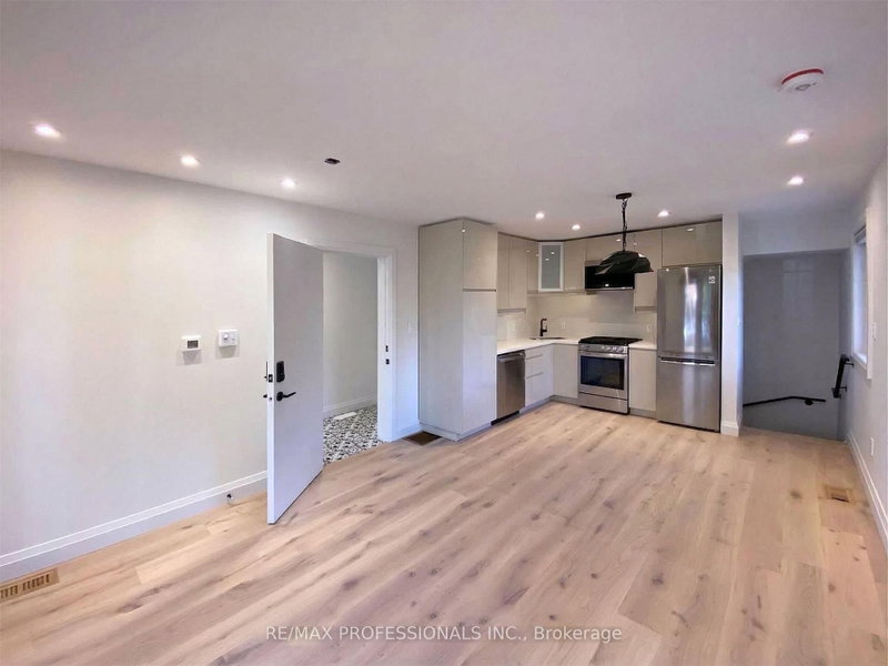 41 Rolyat Toronto,ON M6J 1S5 — Photo 10