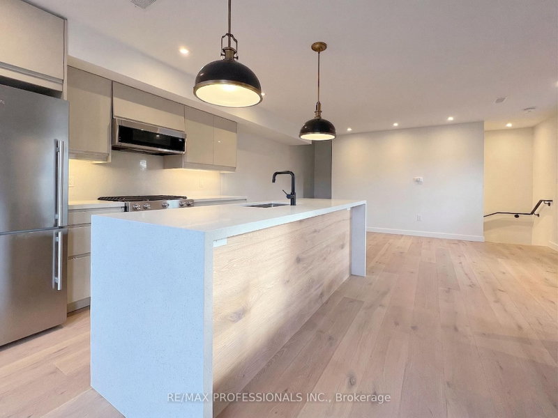 41 Rolyat Toronto,ON M6J 1S5 — Photo 23