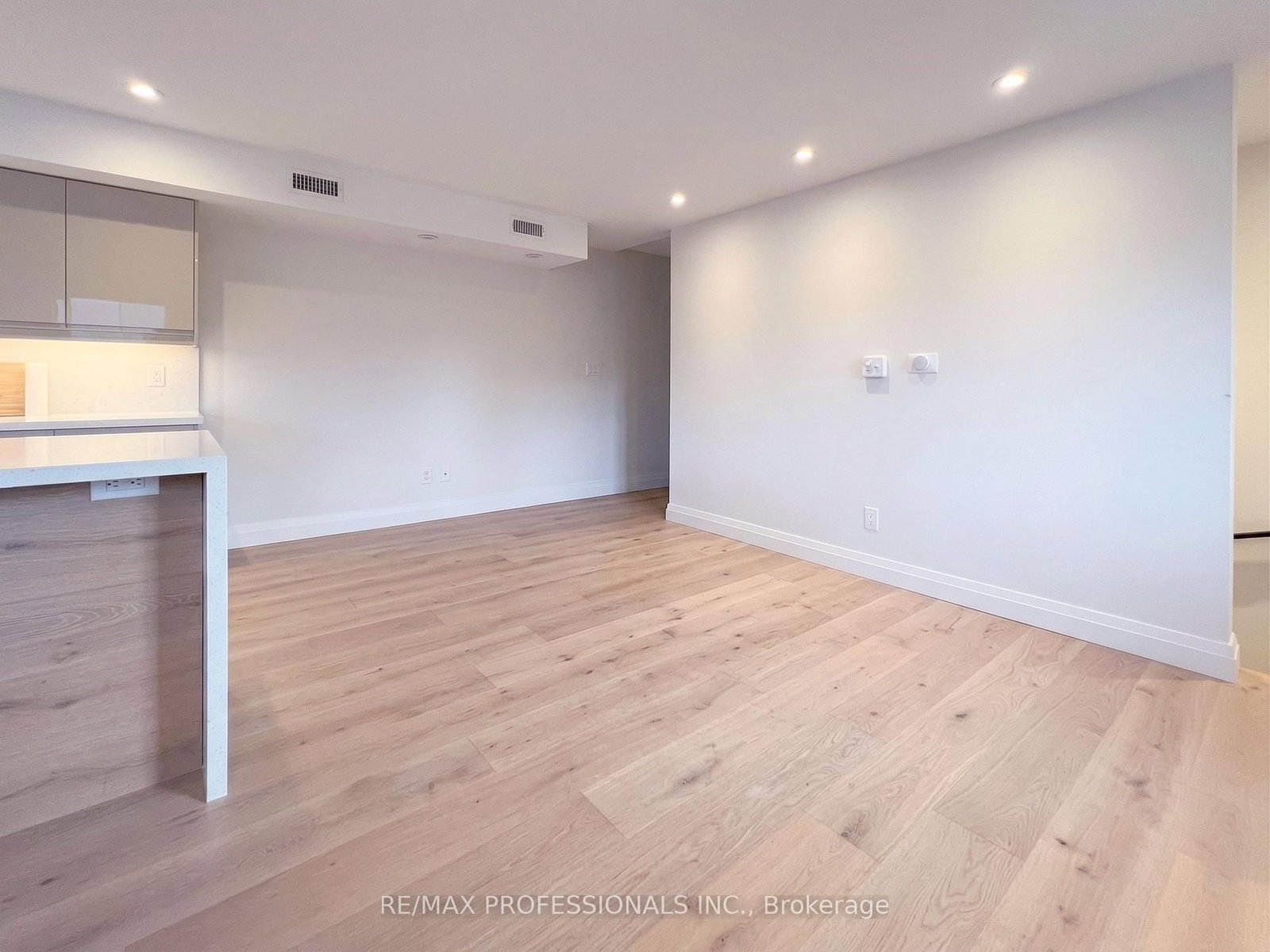 41 Rolyat Street • Toronto, ON photo 24