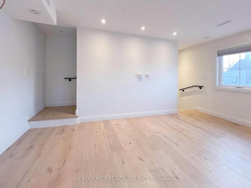 41 Rolyat Toronto,ON M6J 1S5 — Photo 25