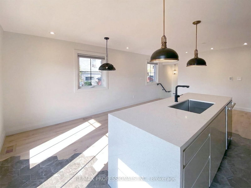 41 Rolyat Toronto,ON M6J 1S5 — Photo 38