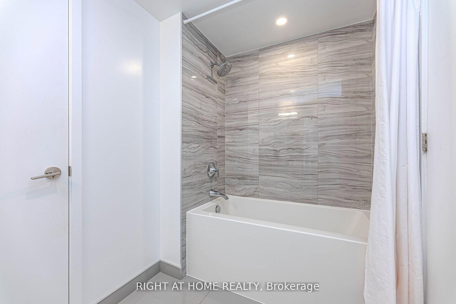 Condo for sale at 1301-39 Roehampton Avenue, Toronto, Ontario, M4P 0G1 - Mount Pleasant West - MLS: C12985930