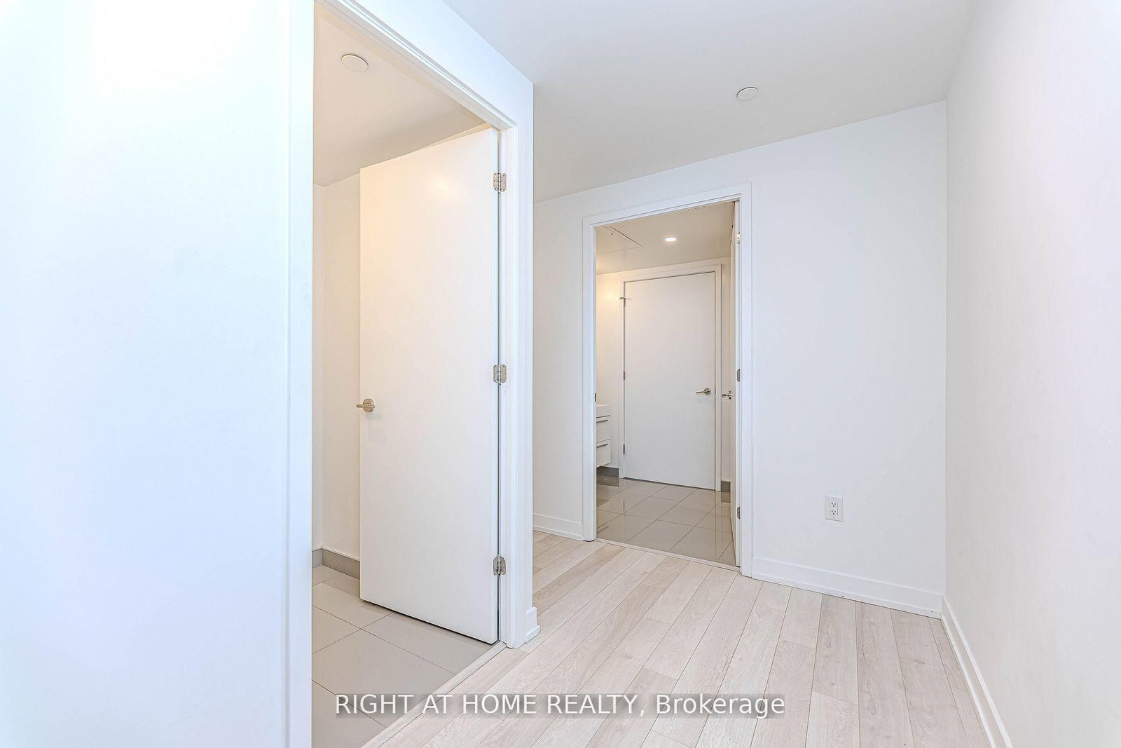 Condo for sale at 1301-39 Roehampton Avenue, Toronto, Ontario, M4P 0G1 - Mount Pleasant West - MLS: C12985930