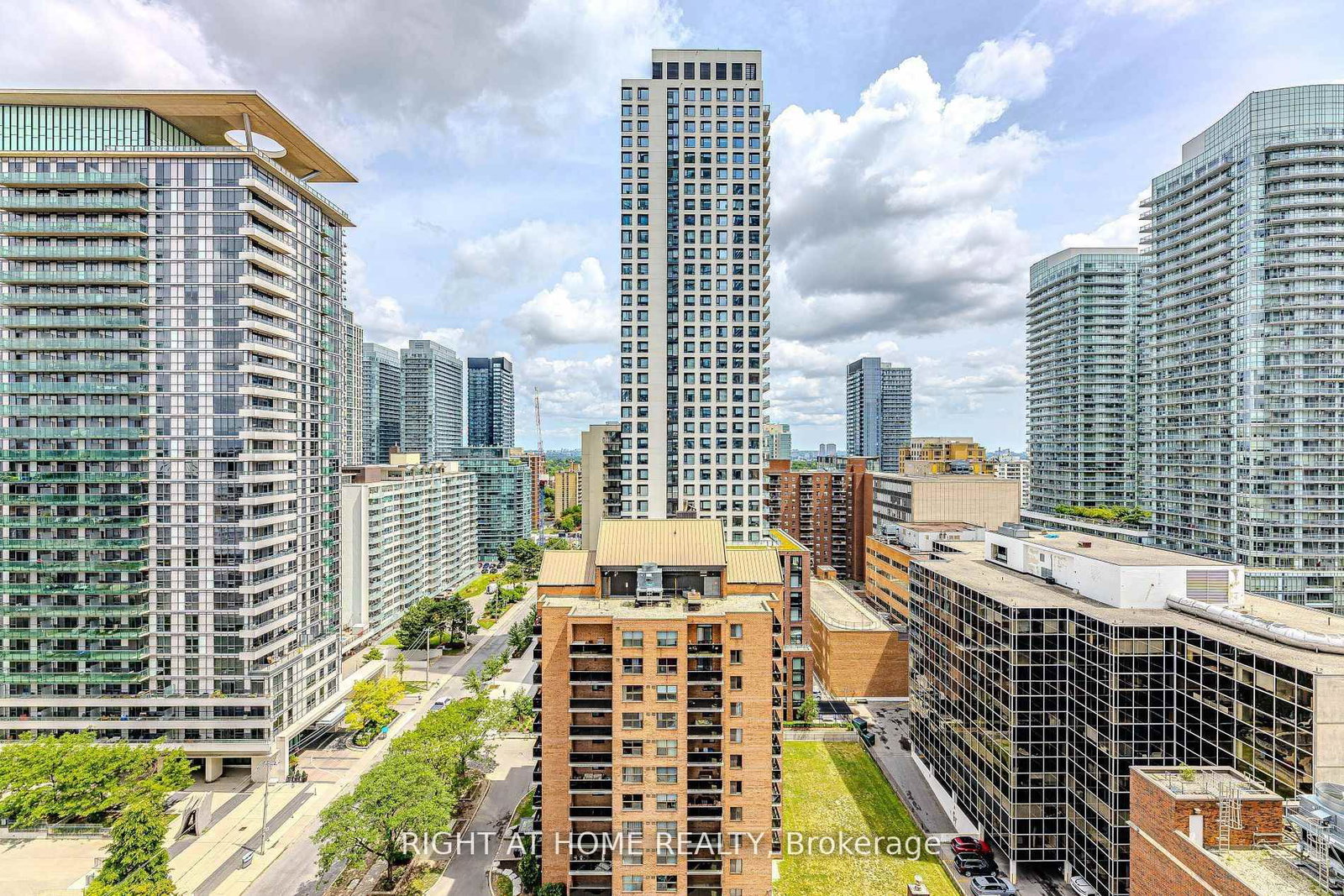Condo for sale at 1301-39 Roehampton Avenue, Toronto, Ontario, M4P 0G1 - Mount Pleasant West - MLS: C12985930