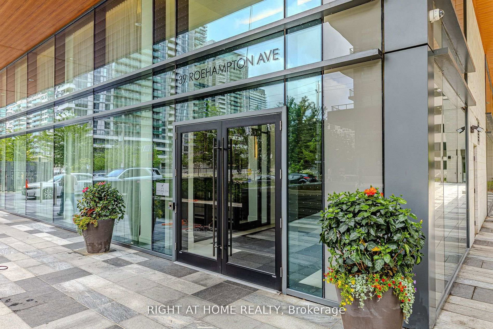 Condo for sale at 1301-39 Roehampton Avenue, Toronto, Ontario, M4P 0G1 - Mount Pleasant West - MLS: C12985930