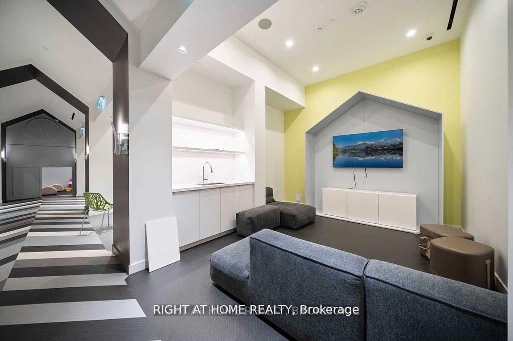 Condo for sale at 1301-39 Roehampton Avenue, Toronto, Ontario, M4P 0G1 - Mount Pleasant West - MLS: C12985930