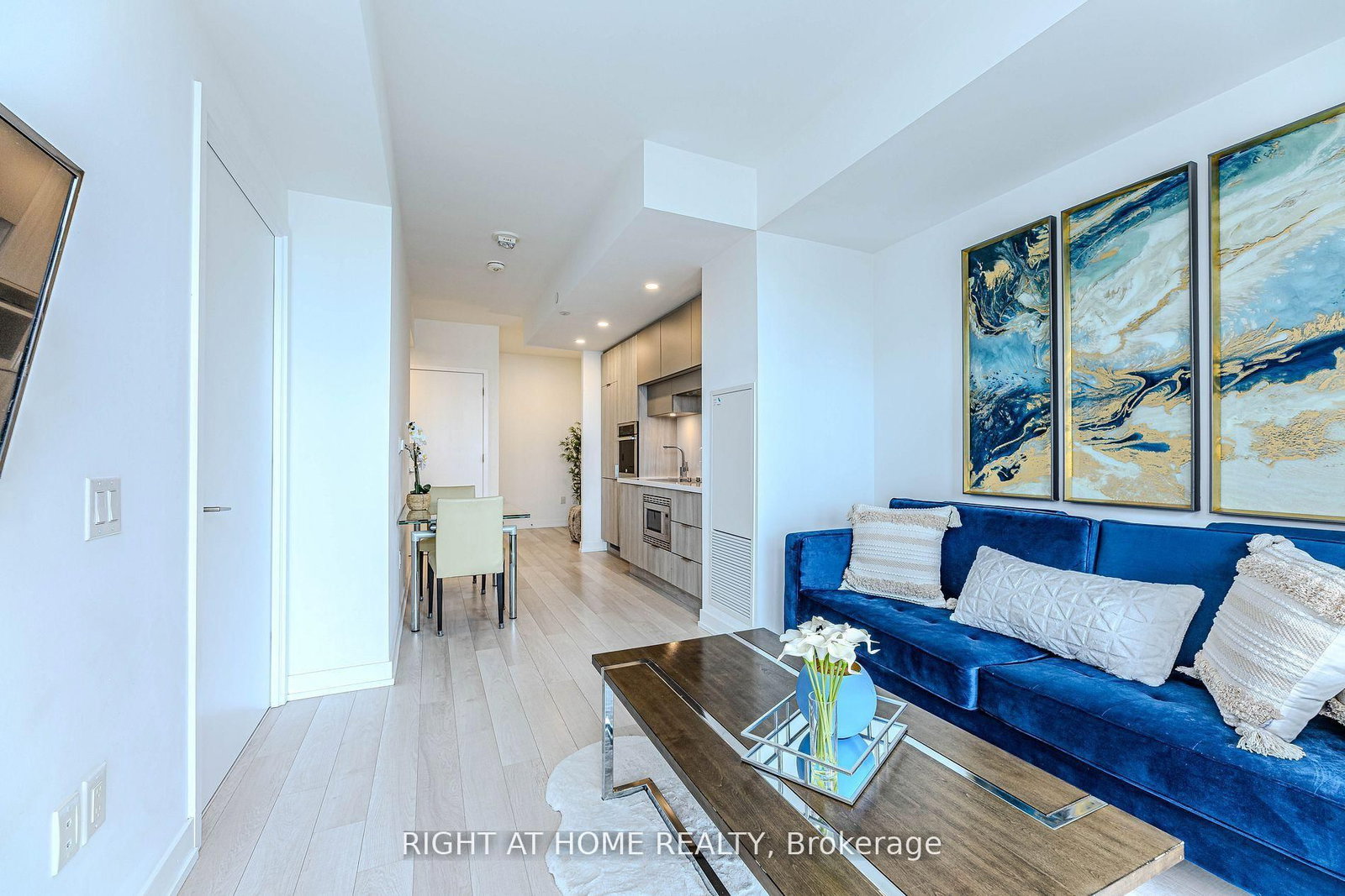 Condo for sale at 1301-39 Roehampton Avenue, Toronto, Ontario, M4P 0G1 - Mount Pleasant West - MLS: C12985930