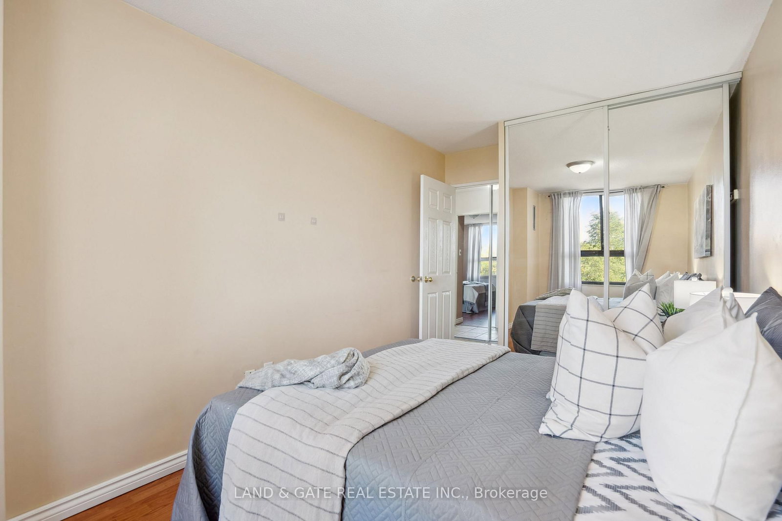 260 Seneca Hill Drive, Unit 702 - Photo 21