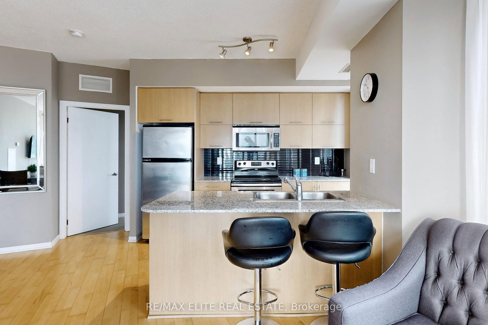 Condo for sale at 2208-65 Bremner Boulevard, Toronto, Ontario, M5J 0A7 - Waterfront Communities C1 - MLS: C12986070