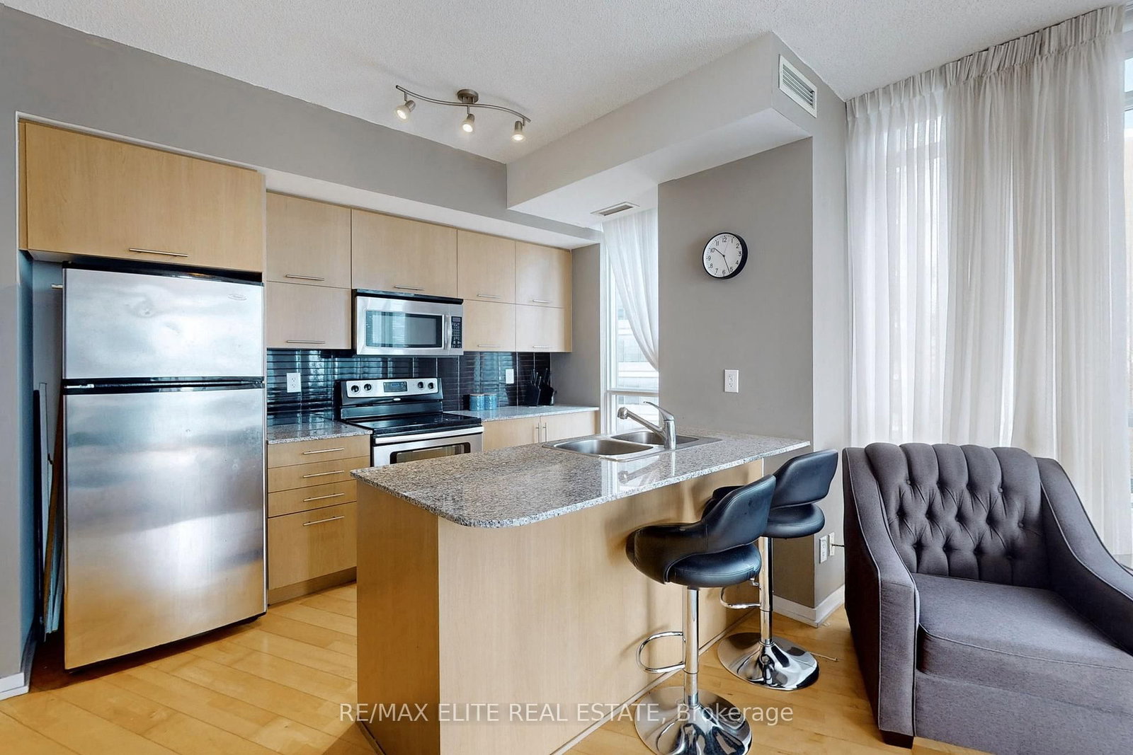 Condo for sale at 2208-65 Bremner Boulevard, Toronto, Ontario, M5J 0A7 - Waterfront Communities C1 - MLS: C12986070