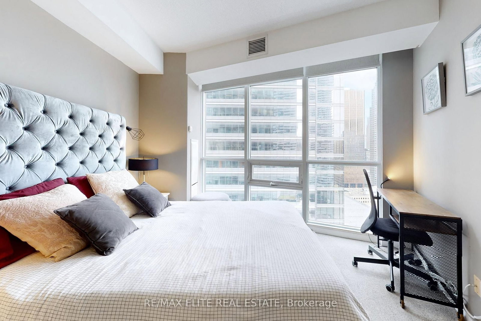 65 Bremner Boulevard, Unit 2208 - Photo 17