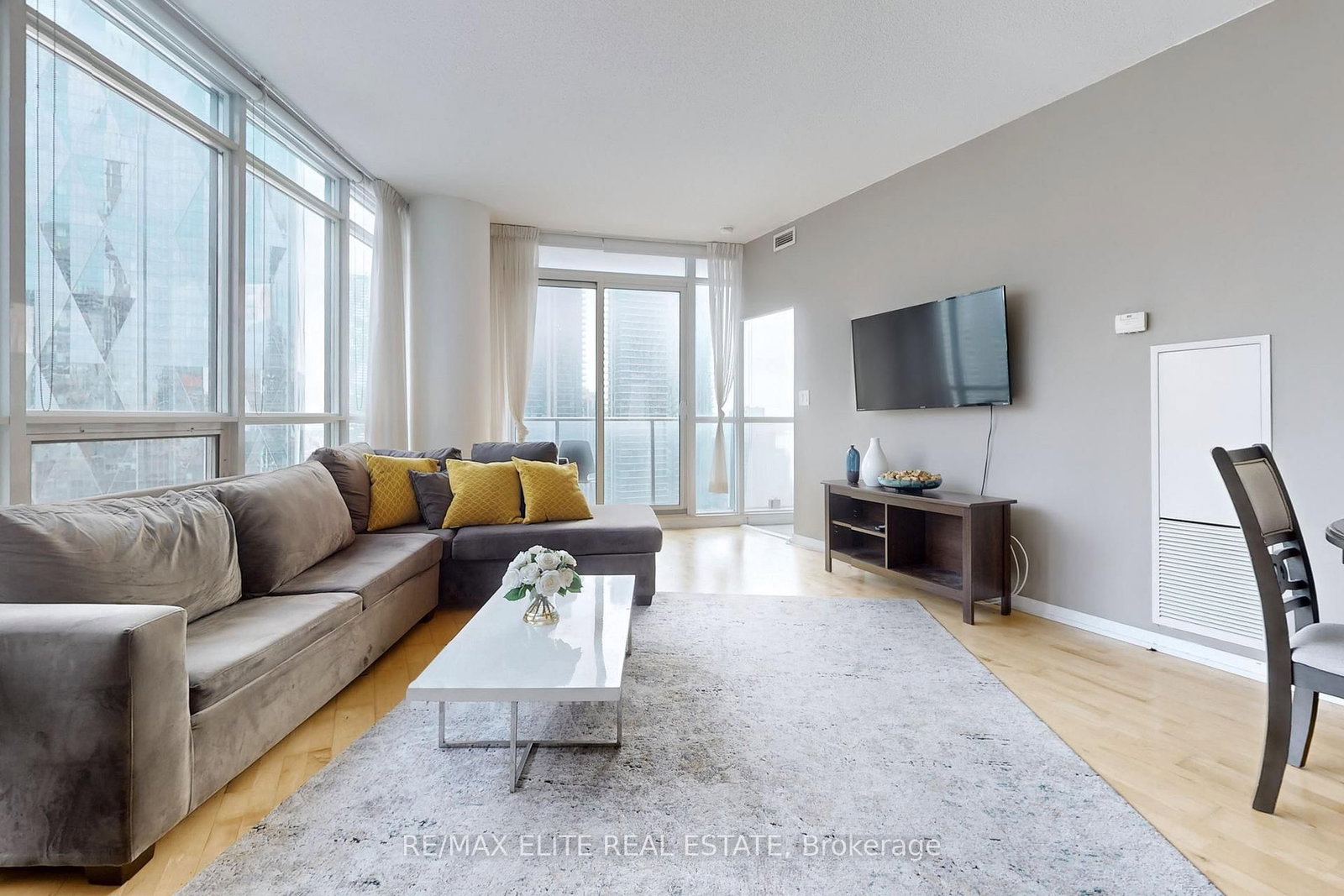 Condo for sale at 2208-65 Bremner Boulevard, Toronto, Ontario, M5J 0A7 - Waterfront Communities C1 - MLS: C12986070