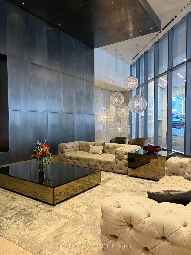 5605 - 88 Harbour Street