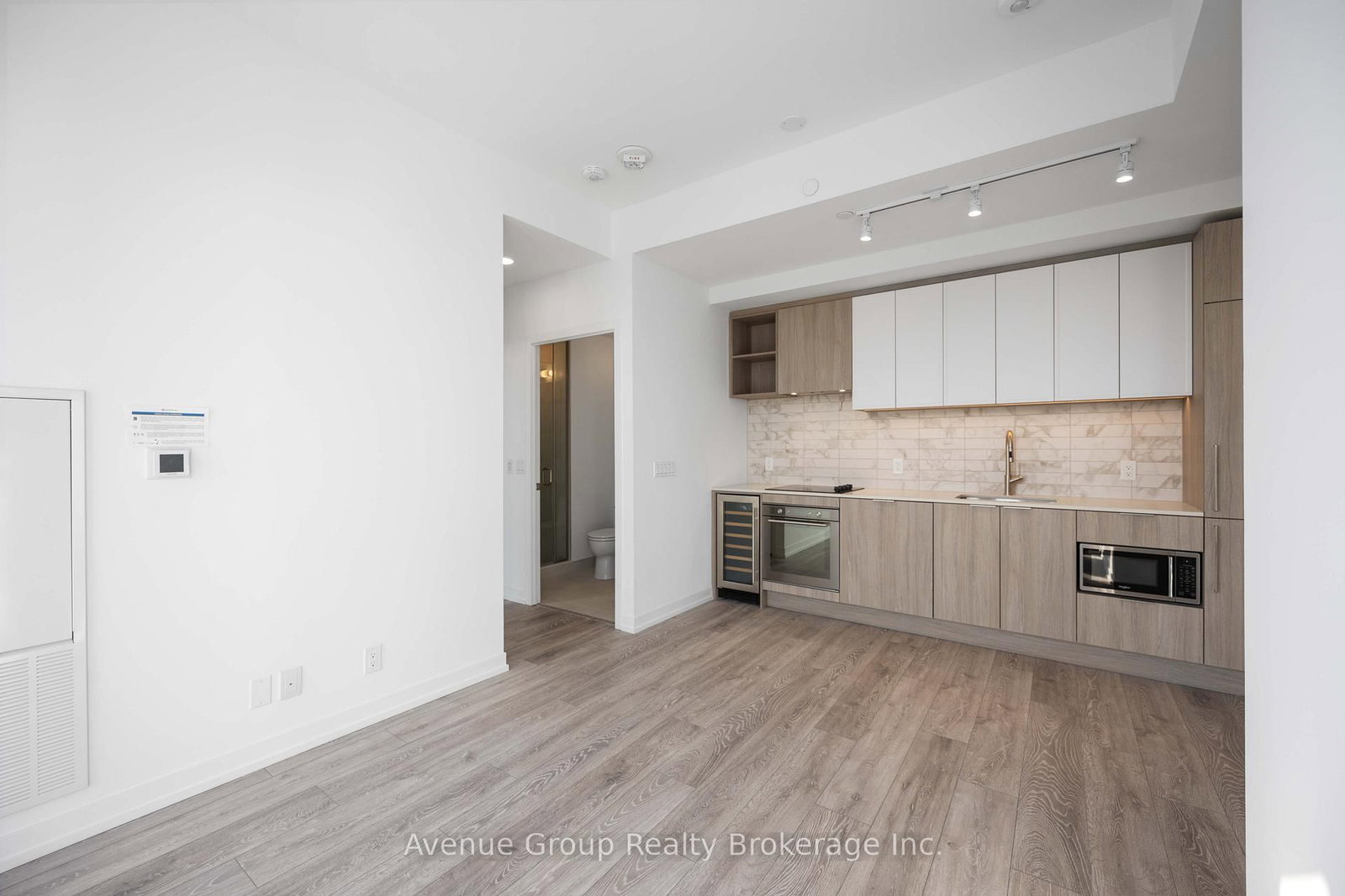 2020 Bathurst Street, Unit 827 - Photo 13