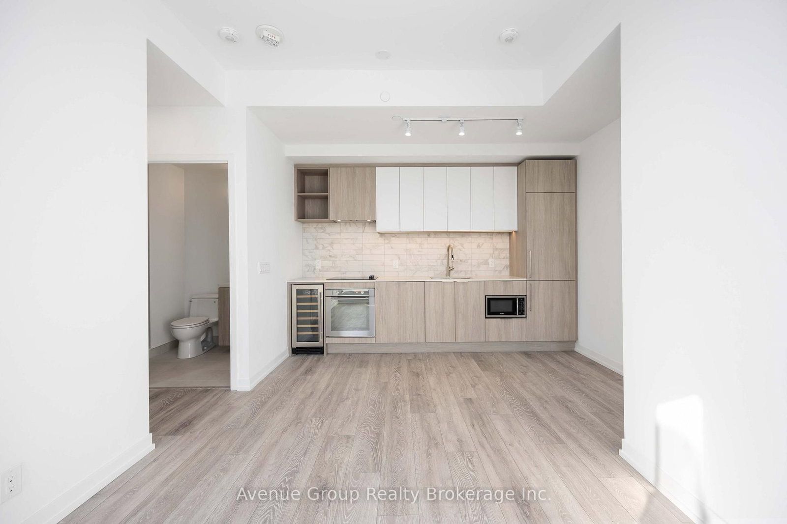 2020 Bathurst Street, Unit 827 - Photo 14