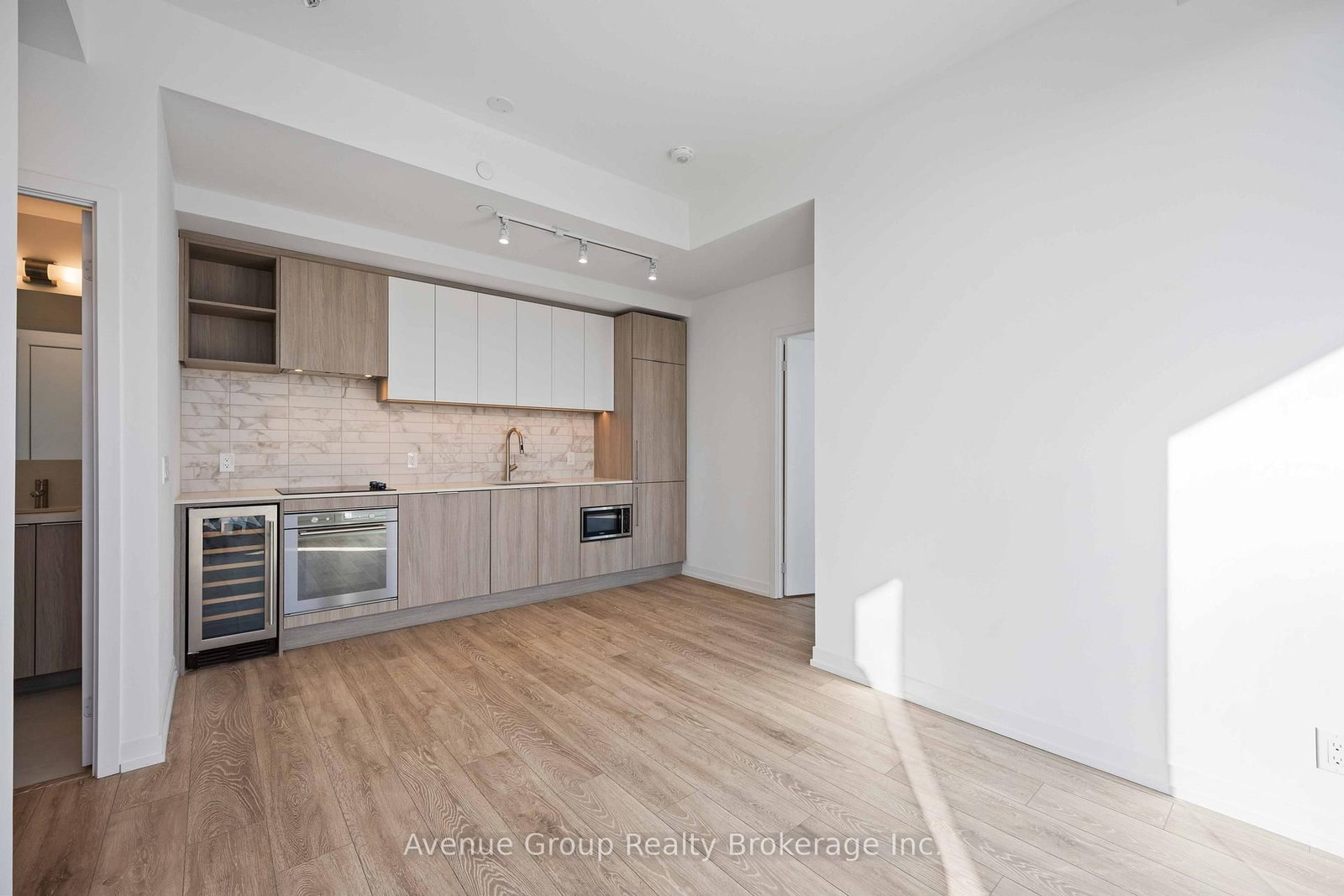 2020 Bathurst Street, Unit 827 - Photo 15
