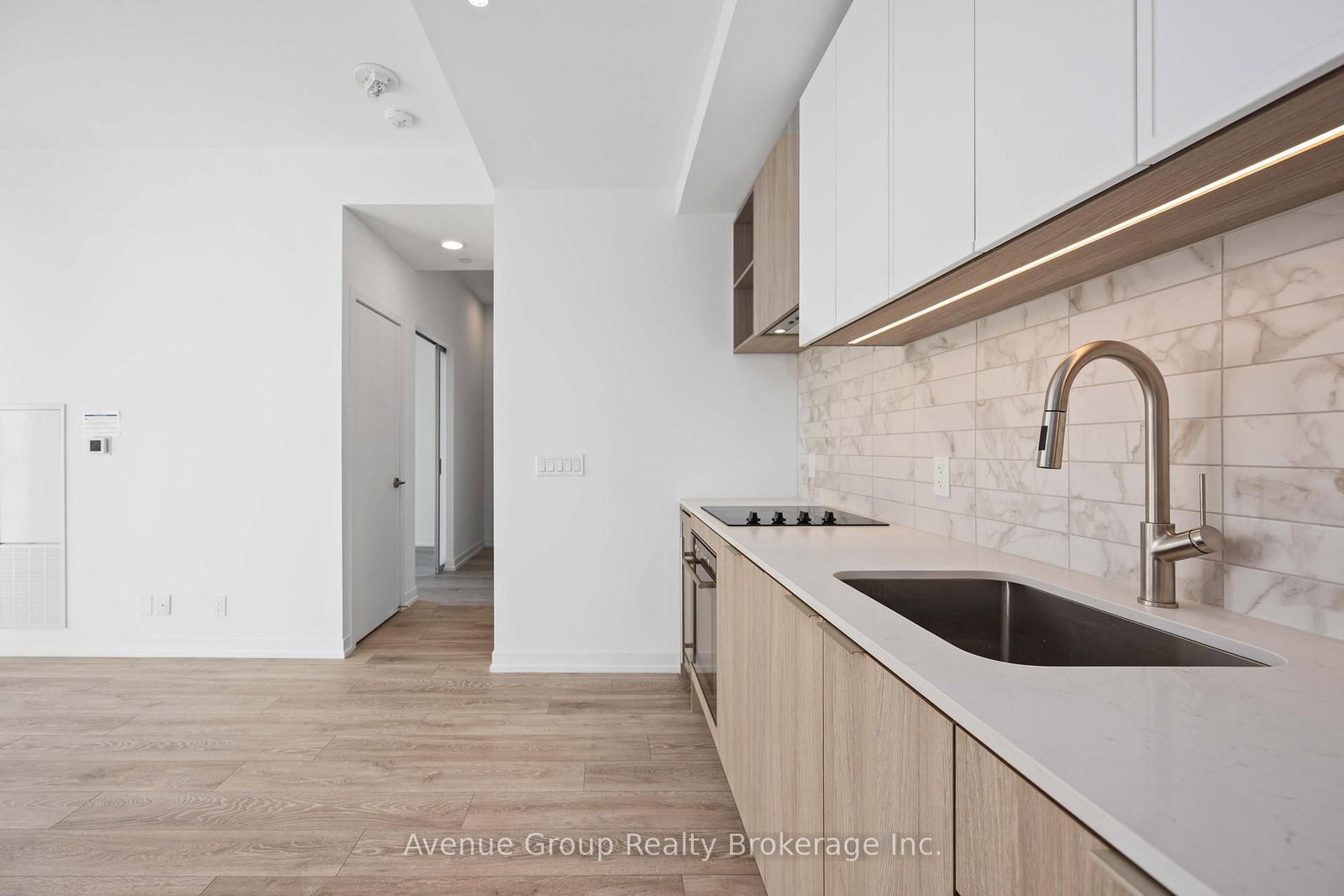 2020 Bathurst Street, Unit 827 - Photo 18
