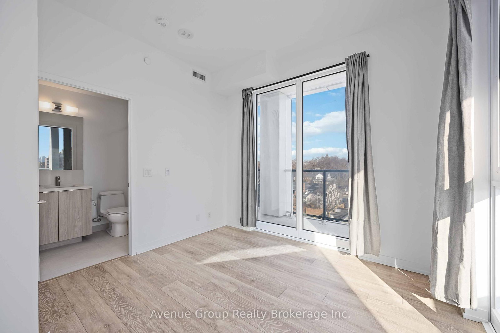 2020 Bathurst Street, Unit 827 - Photo 23