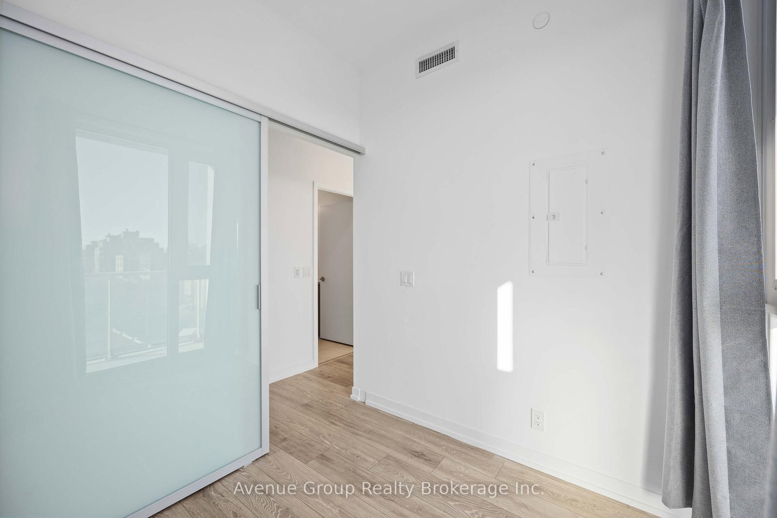 2020 Bathurst Street, Unit 827 - Photo 9