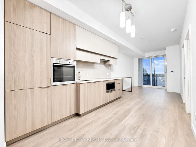 3210 - 8 Eglinton Avenue E