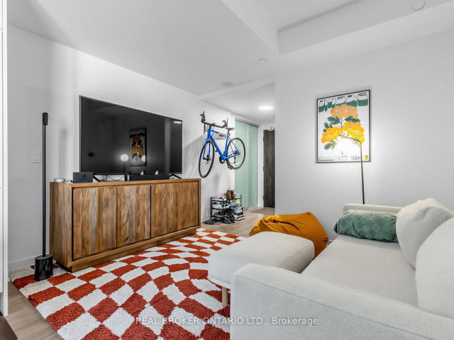 1503 - 297 College Street