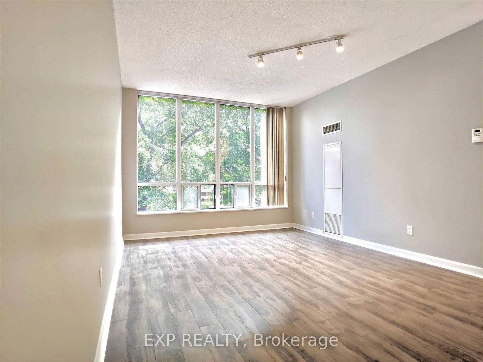 33 Sheppard Avenue E, Unit 212 - Photo 13