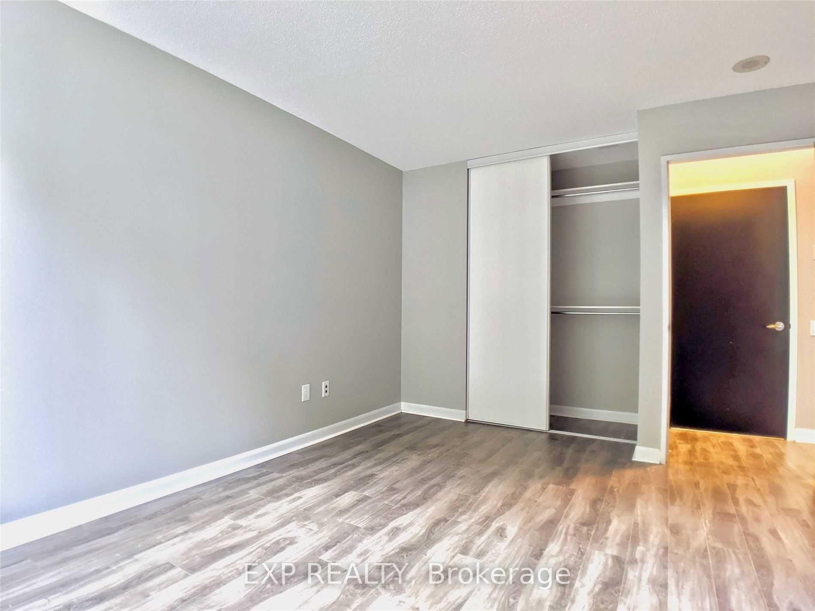33 Sheppard Avenue E, Unit 212 - Photo 8