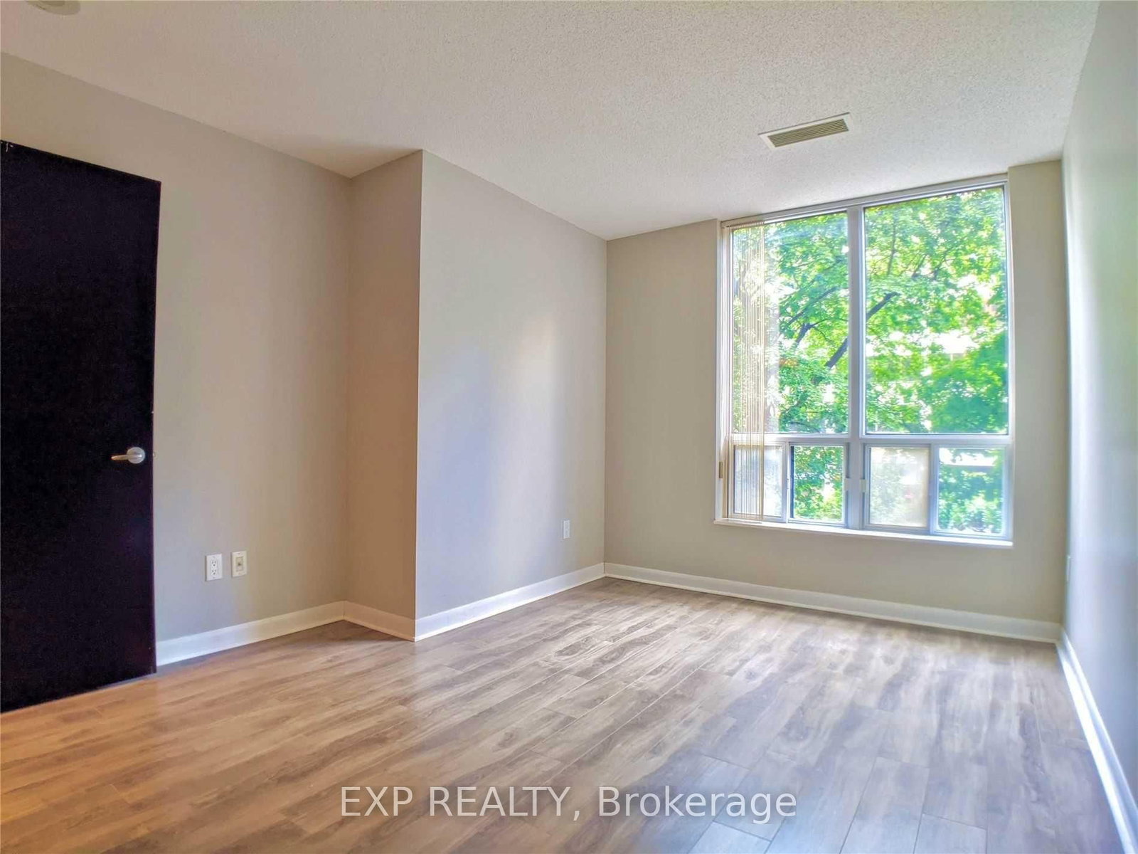 33 Sheppard Avenue E, Unit 212 - Photo 9