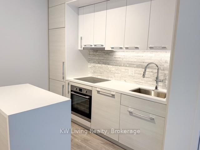 705 - 29 Green Trail Crt, Toronto, M2K 0J9 | Image 3