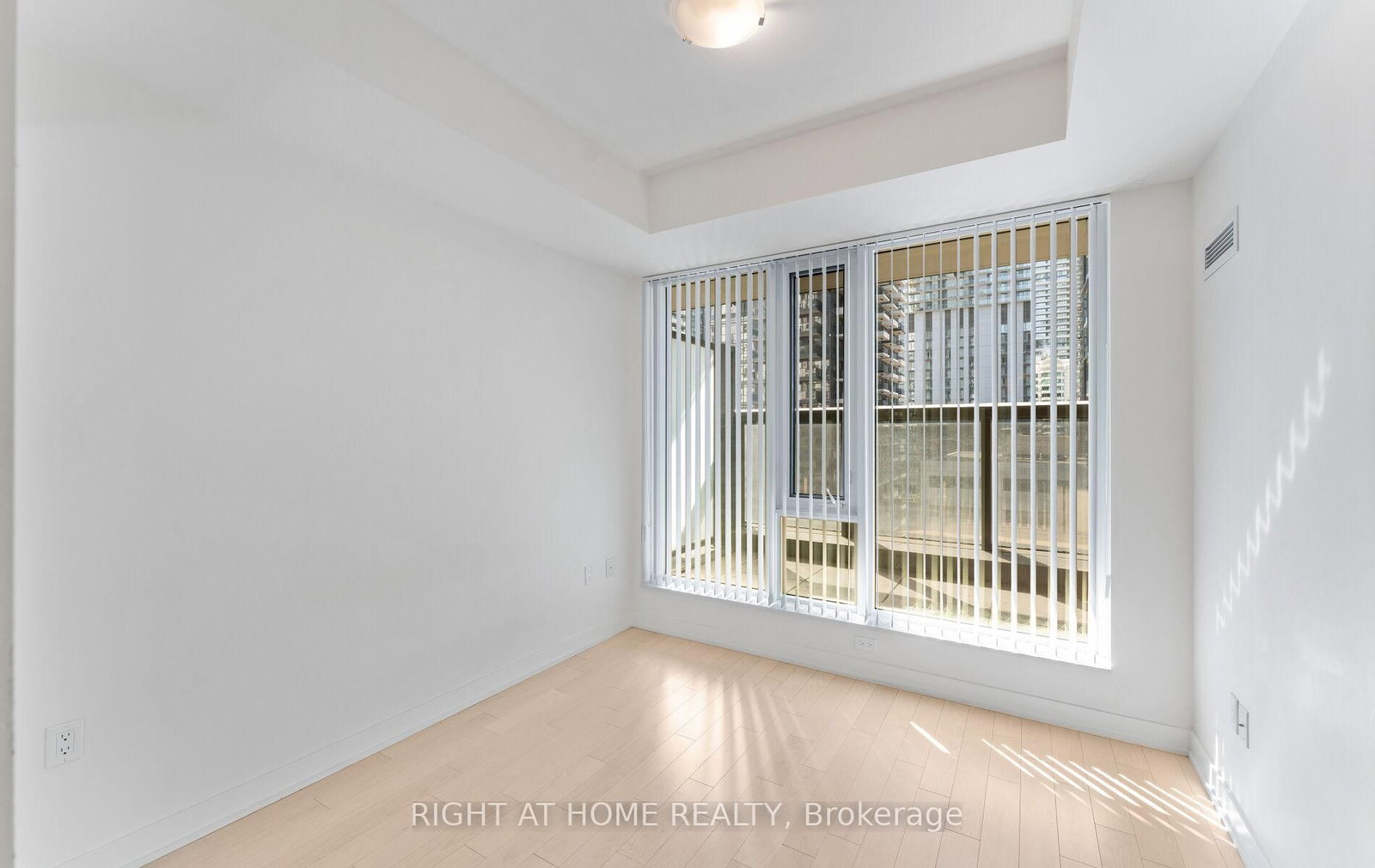 330 Richmond Street W, Unit 1501 - Photo 21