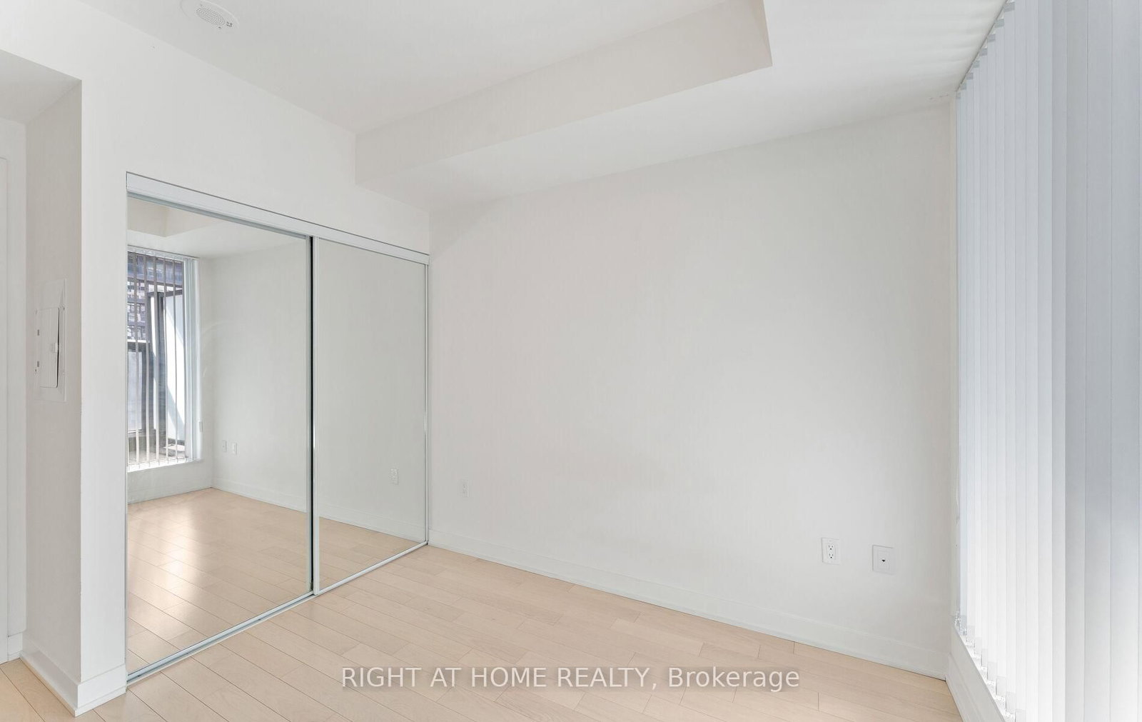 330 Richmond Street W, Unit 1501 - Photo 23