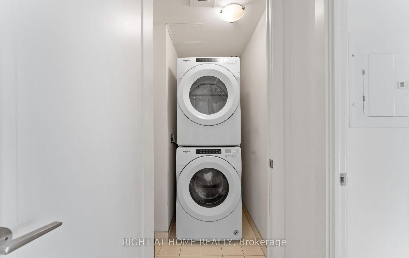 330 Richmond Street W, Unit 1501 - Photo 25