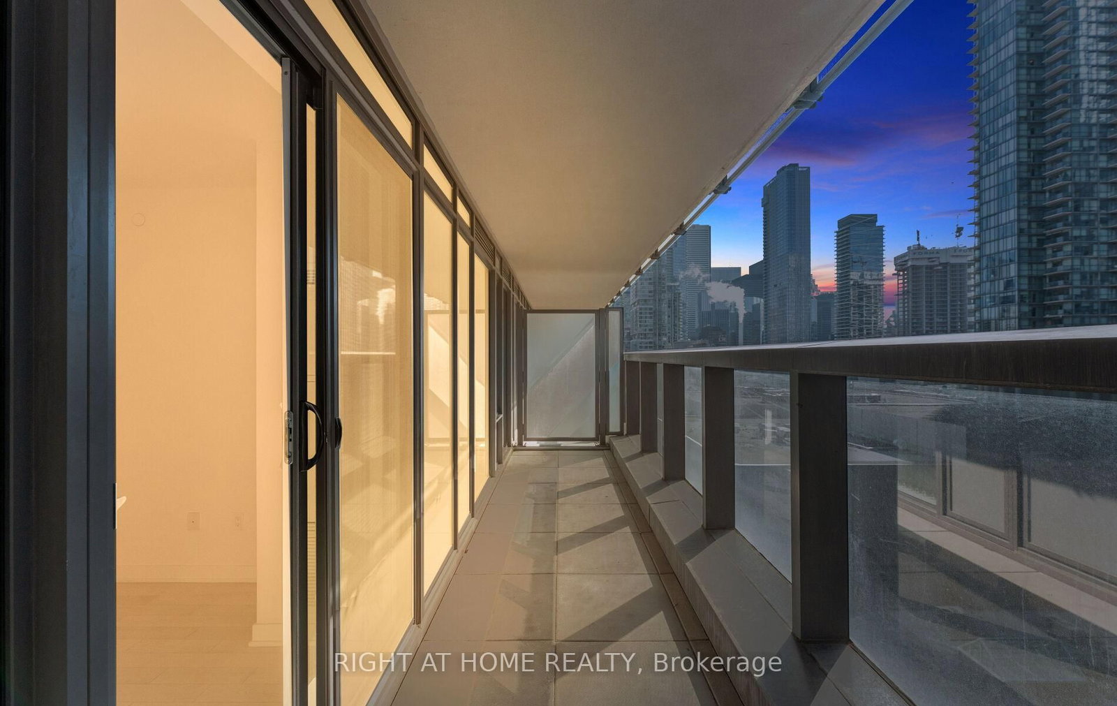 330 Richmond Street W, Unit 1501 - Photo 28