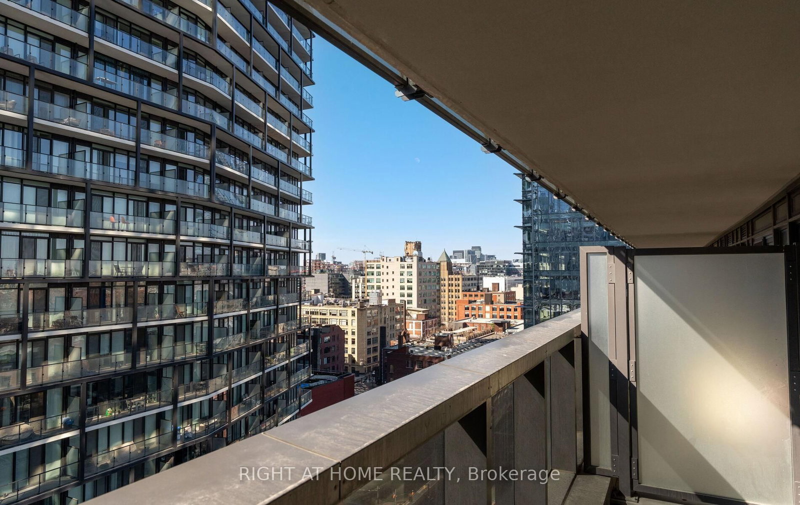 330 Richmond Street W, Unit 1501 - Photo 31