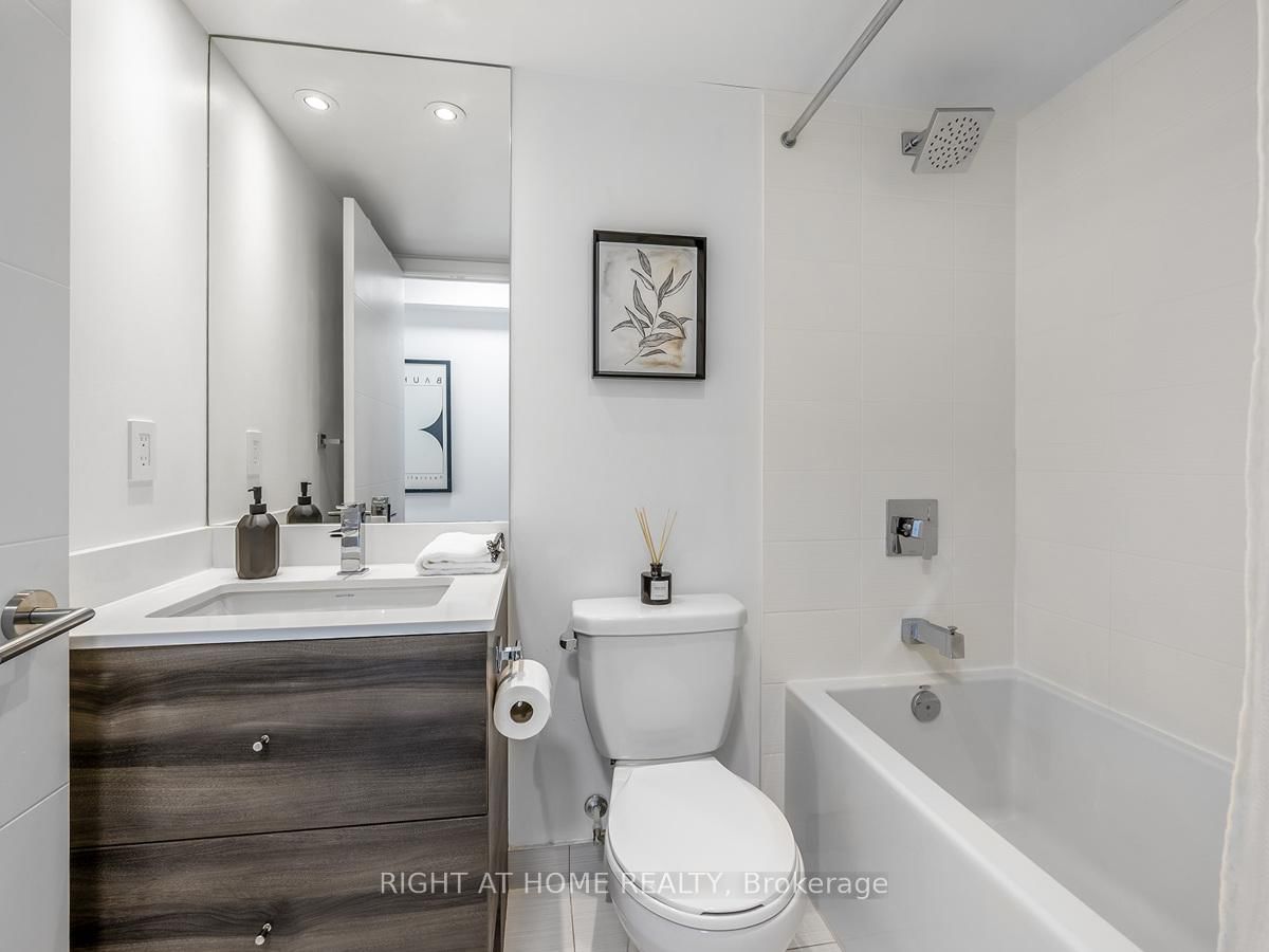 525 Adelaide Street W, Unit 1622 - Photo 11