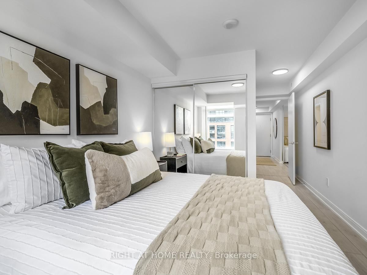 525 Adelaide Street W, Unit 1622 - Photo 9