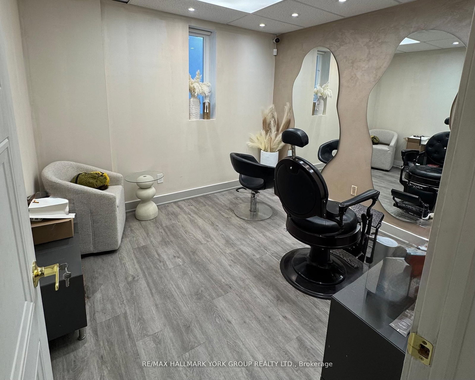 6166 Yonge Street - Photo 2