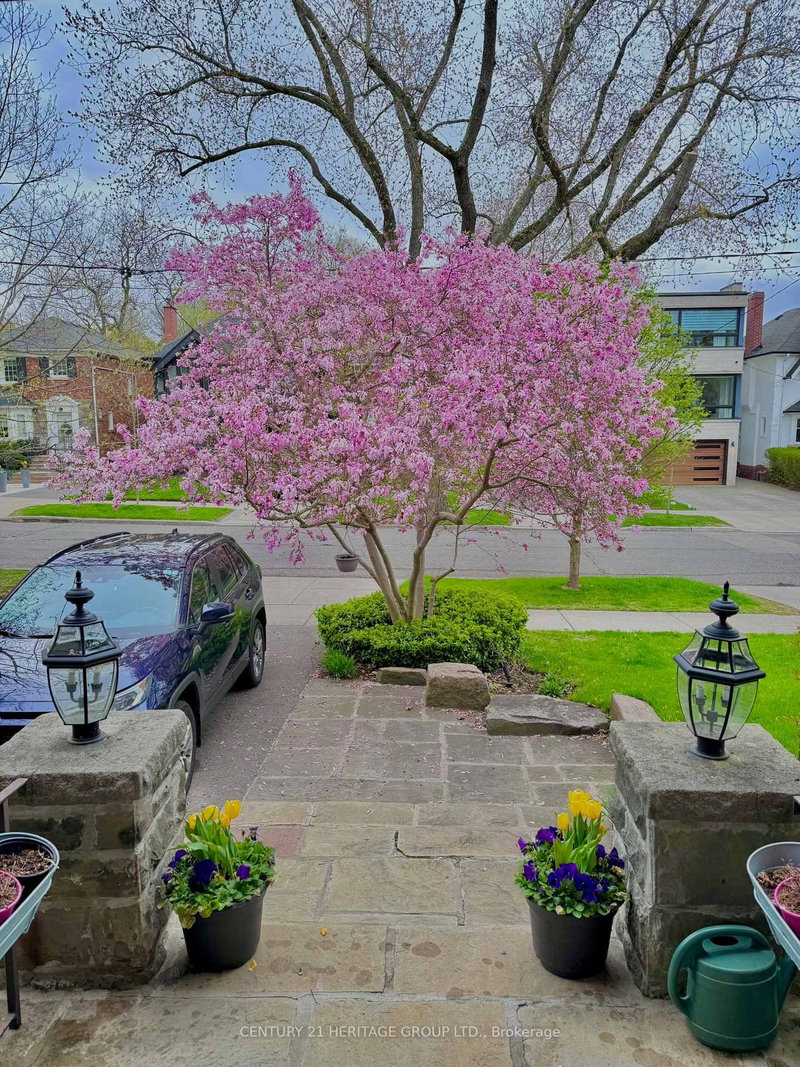 520 Briar Hill Ave, Toronto, M5N 1M9 | Image 2