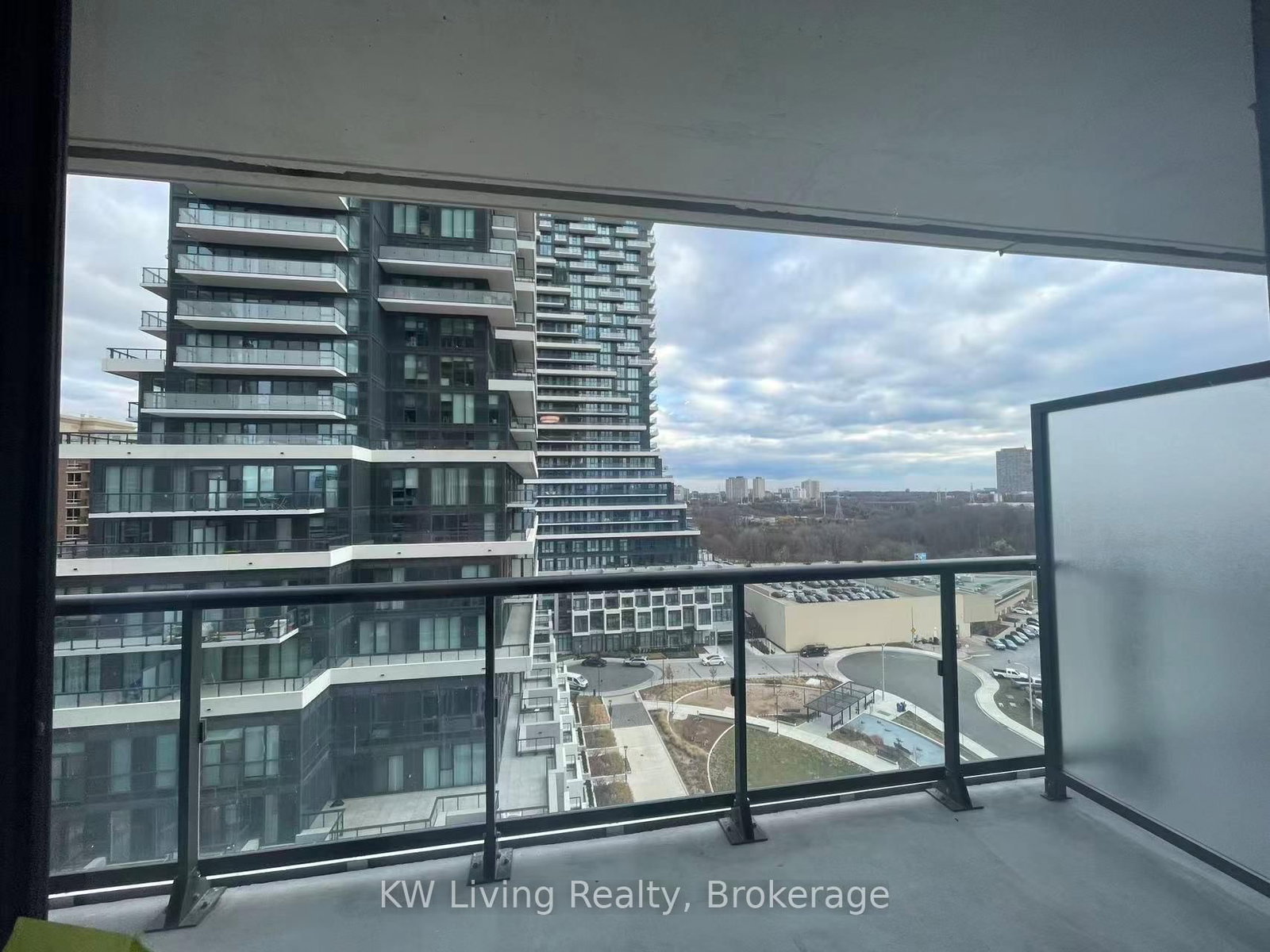 10 Inn On The Pk Drive, Unit 907 - Photo 18