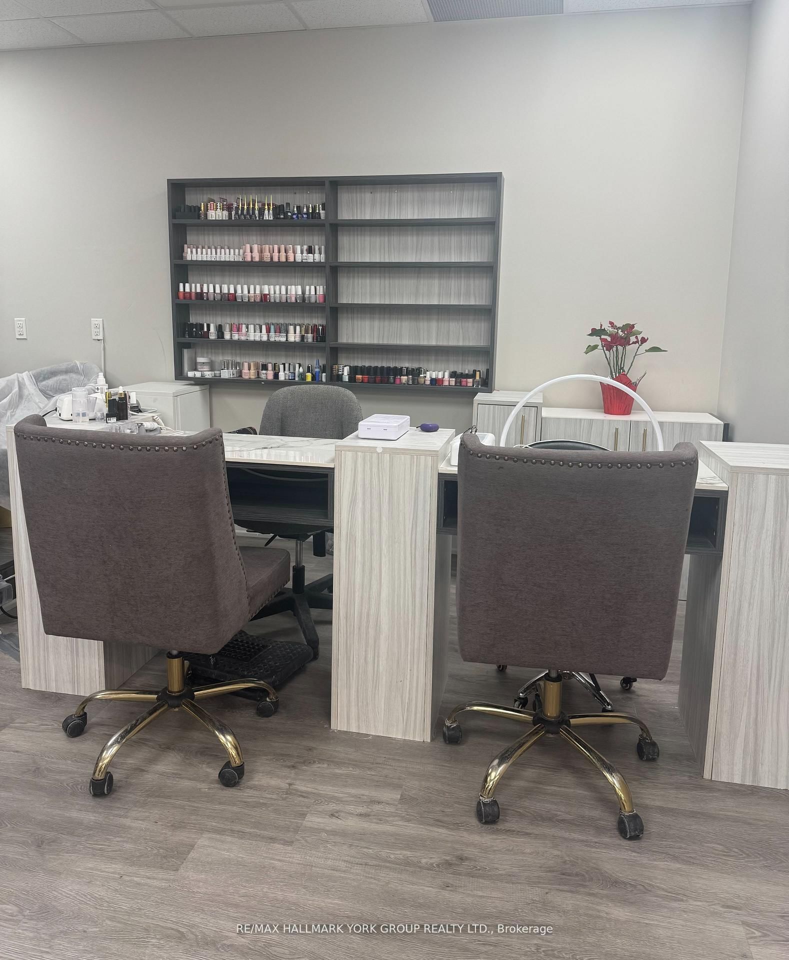 6166 Yonge Street, Unit 3-Nail Station - Photo 4