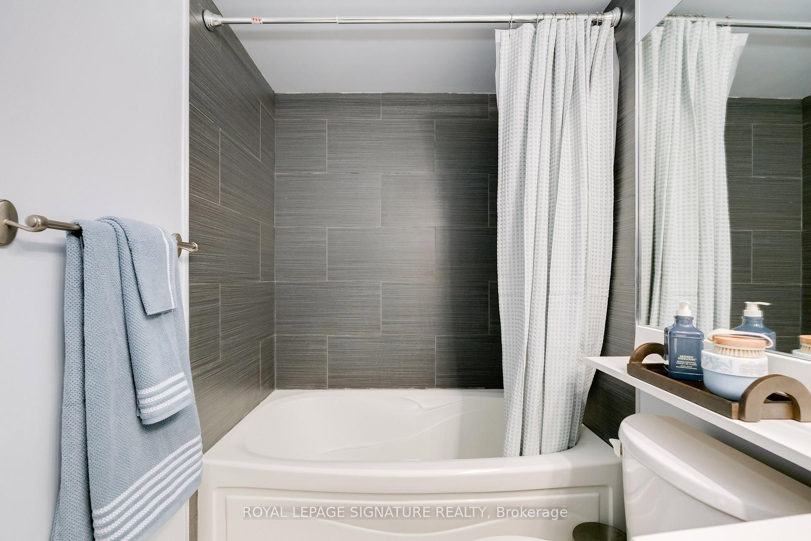 15 Greenview Avenue, Unit 2408 - Photo 14