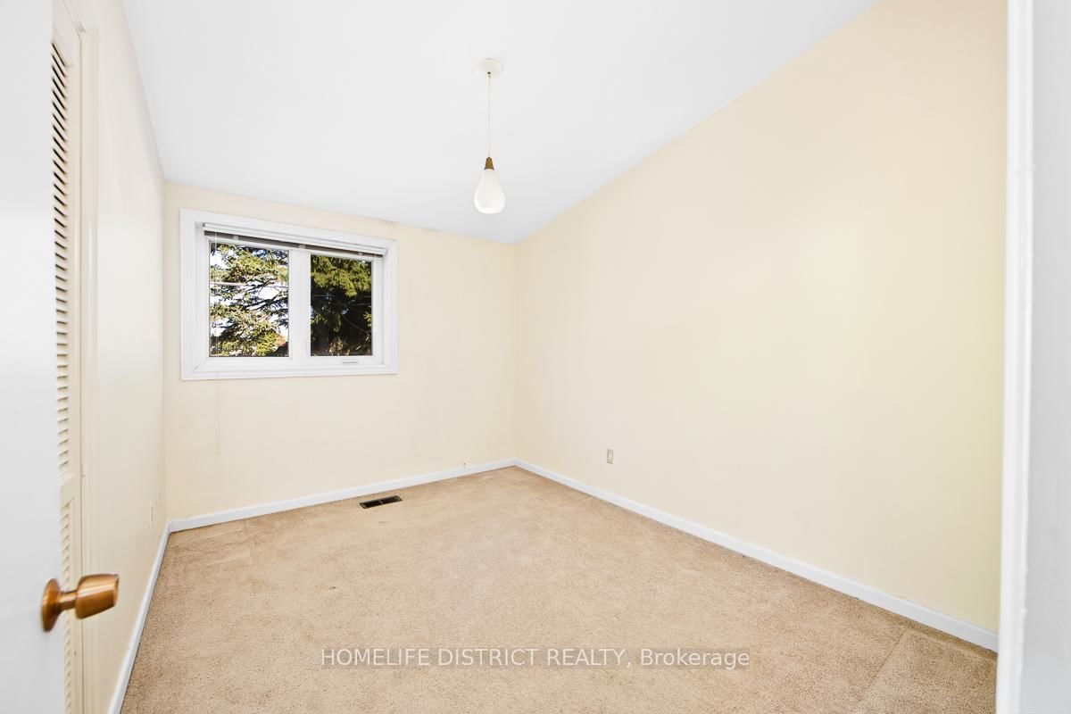 Detached House for sale at 22 Greenland Road, Toronto, Ontario, M3C 1N2 - Banbury-Don Mills - MLS: C12986844