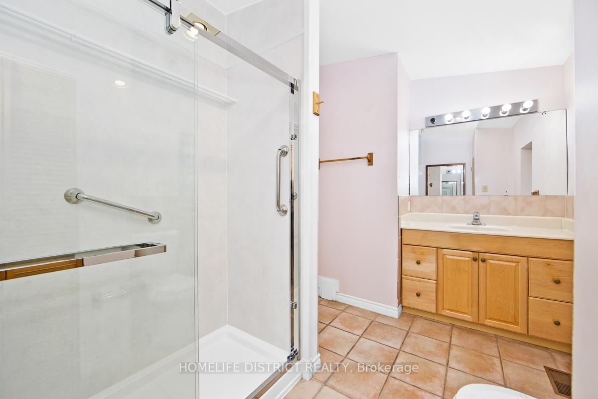 Detached House for sale at 22 Greenland Road, Toronto, Ontario, M3C 1N2 - Banbury-Don Mills - MLS: C12986844