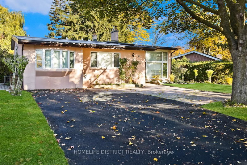 22 Greenland Rd, Toronto, M3C 1N2 | Image 2