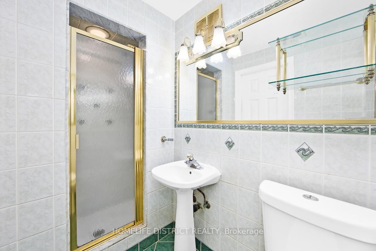 Detached House for sale at 22 Greenland Road, Toronto, Ontario, M3C 1N2 - Banbury-Don Mills - MLS: C12986844